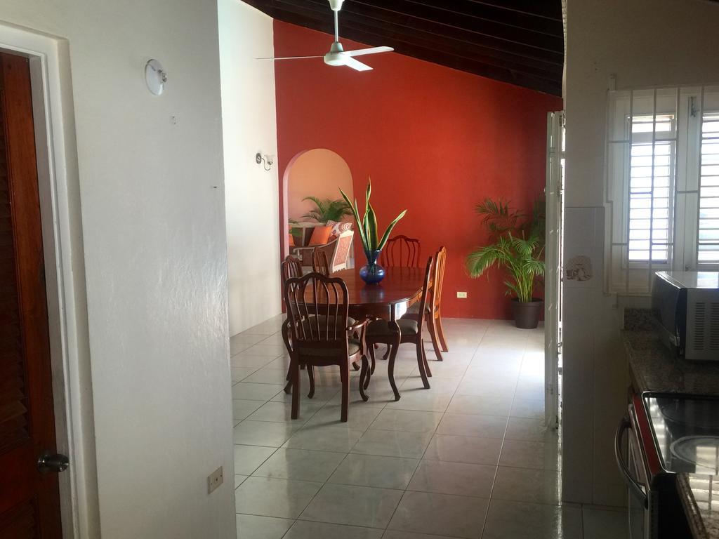 Guest house La Casa Feliz 3*