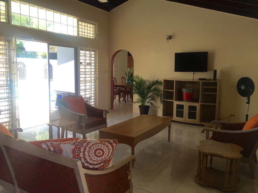 La Casa Feliz 3*