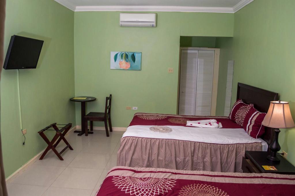 Hotel Donway, A Jamaican Style Village