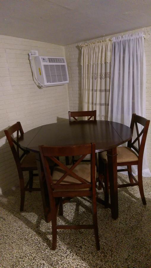 Saltaire Rose Hall 10 Mins Hike To Holiday home *