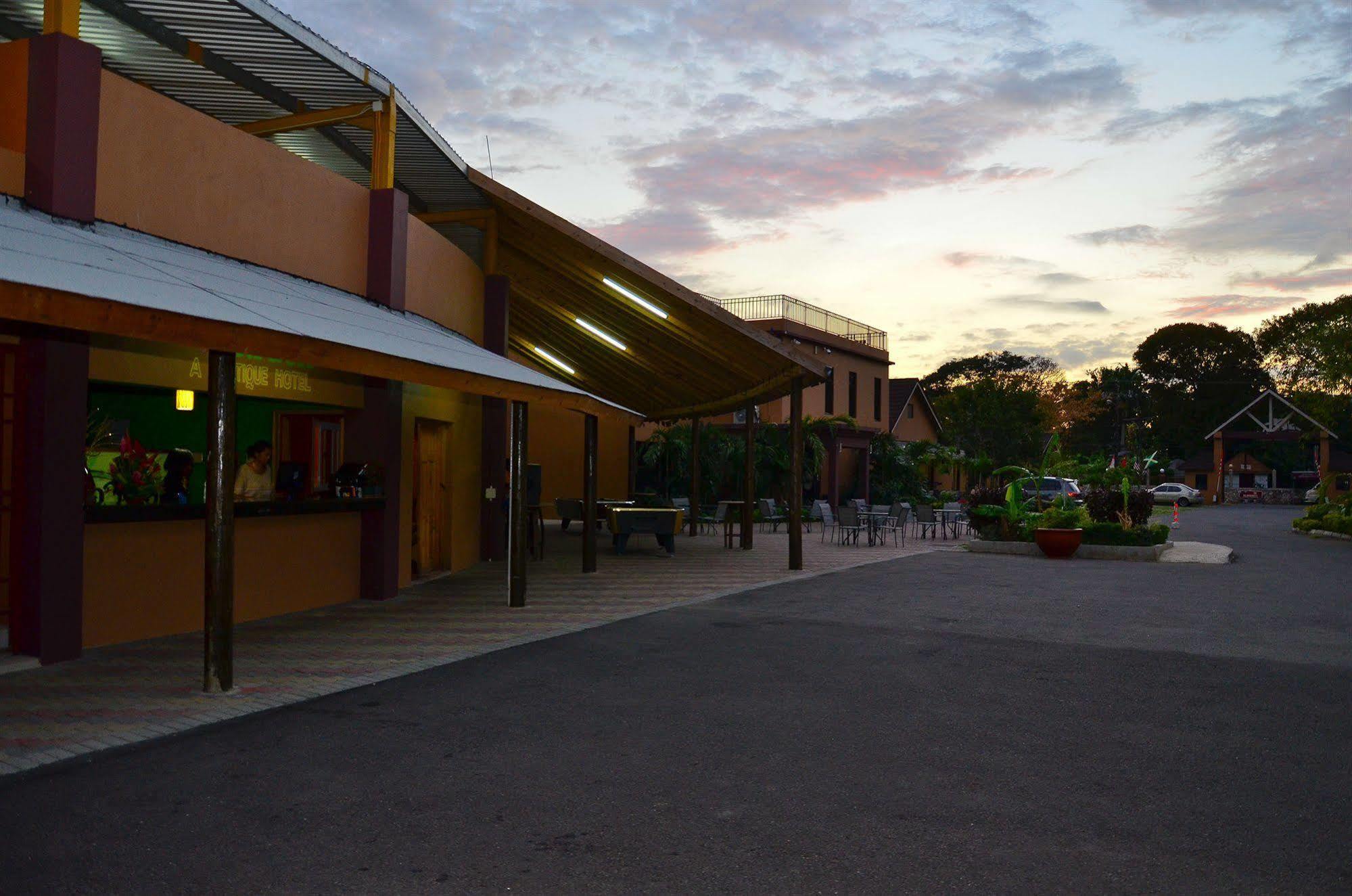 Donway, A Jamaican Style Village 3*