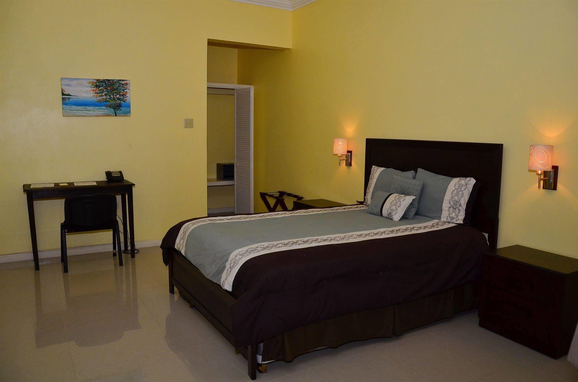 Hotel Donway, A Jamaican Style Village