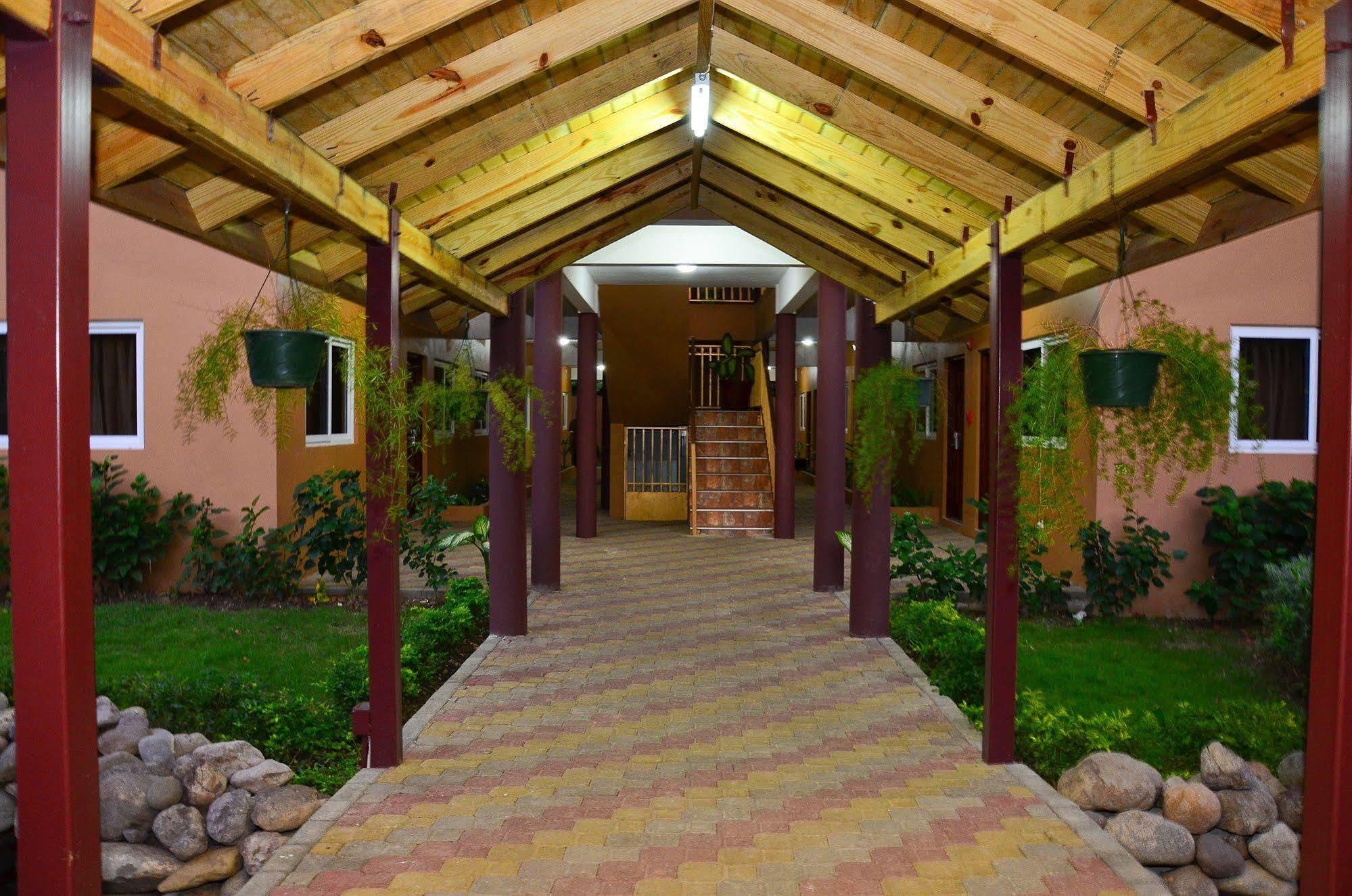Donway, A Jamaican Style Village Montego Bay