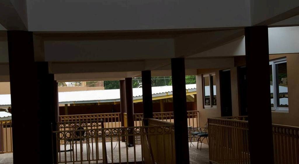 Hotel Donway, A Jamaican Style Village