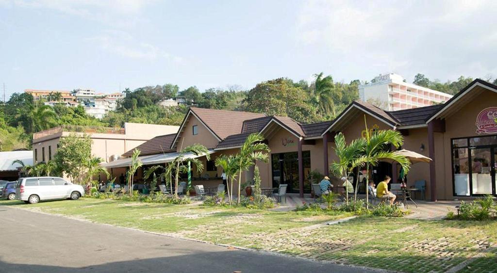 Donway, A Jamaican Style Village Hotel 3*