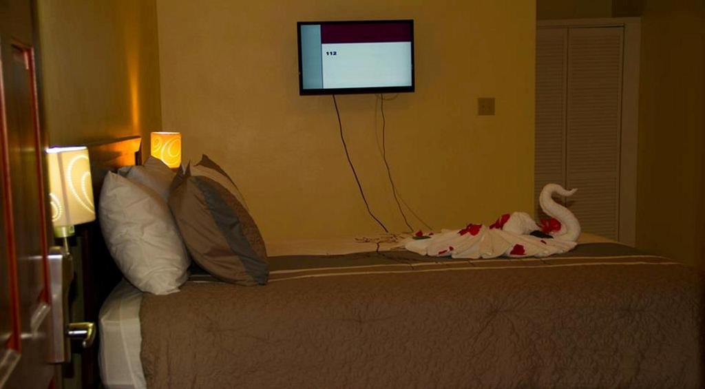 Hotel Donway, A Jamaican Style Village