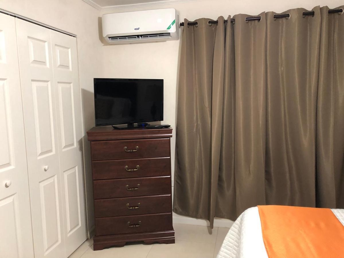 Apartment Anna's Joye Chatham *