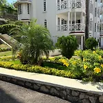 Falcon Islandview - Airport Pickup Available - 24Security
