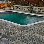 Bayview Luxury Retreats