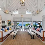 Magnificent 5-Bedroom Estate Villa, Sleeps 12