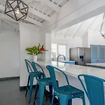 Magnificent 5-Bedroom Estate Villa, Sleeps 12