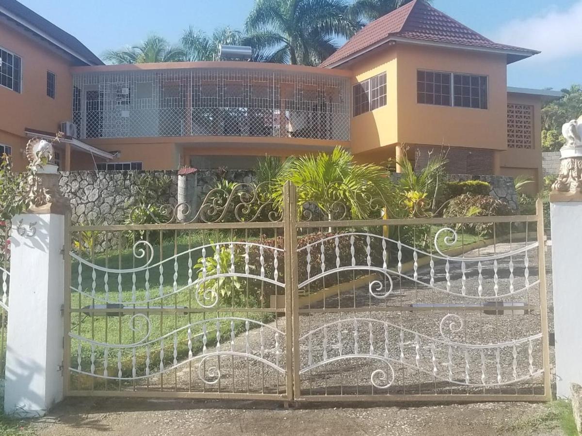 Villa Chaudhry House *