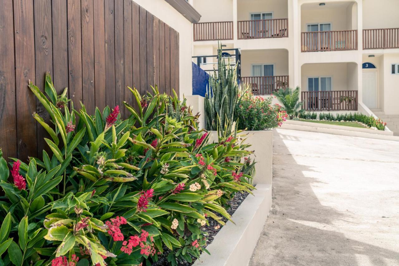 Family Complex Beside W/pool #1 Holiday home Montego Bay