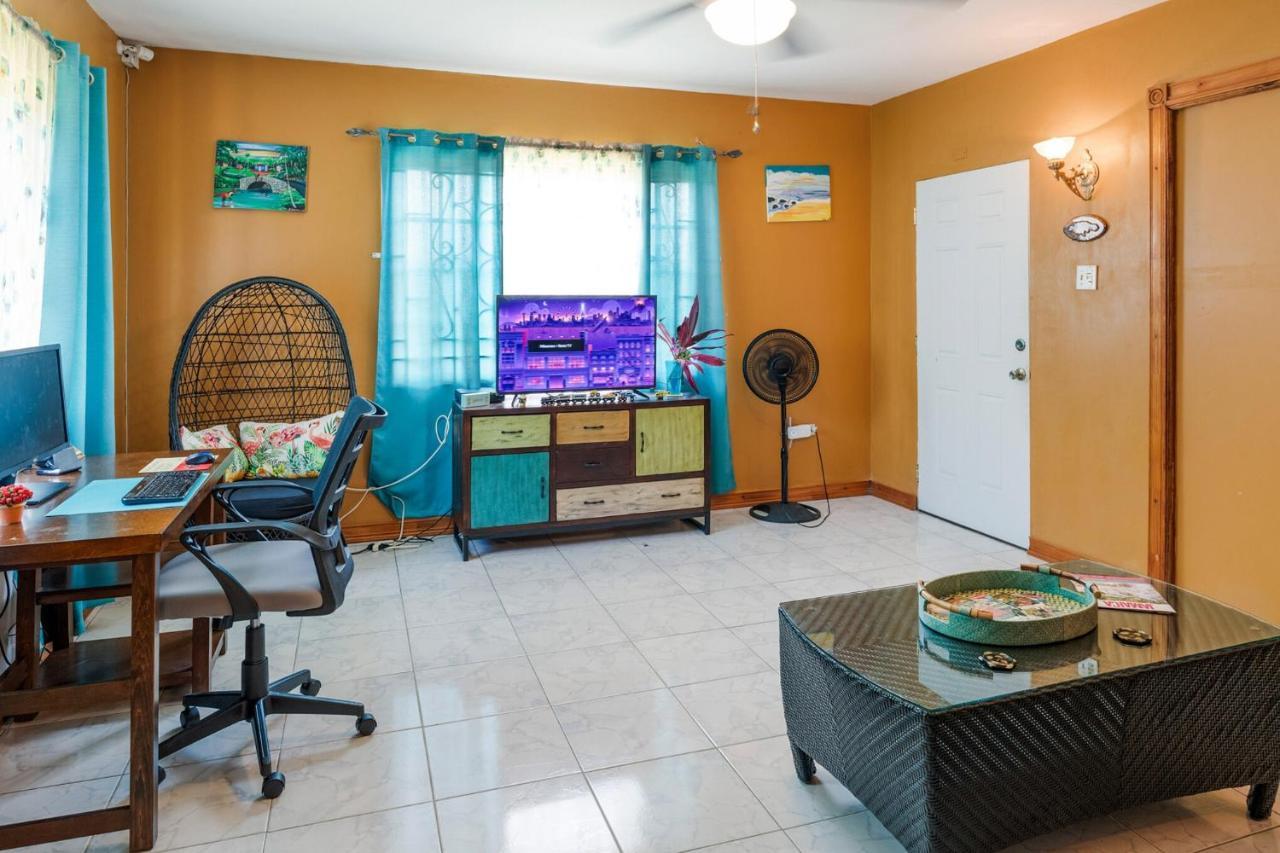 Villa Yanceylargoestate 2br With Mountain Views Montego Bay