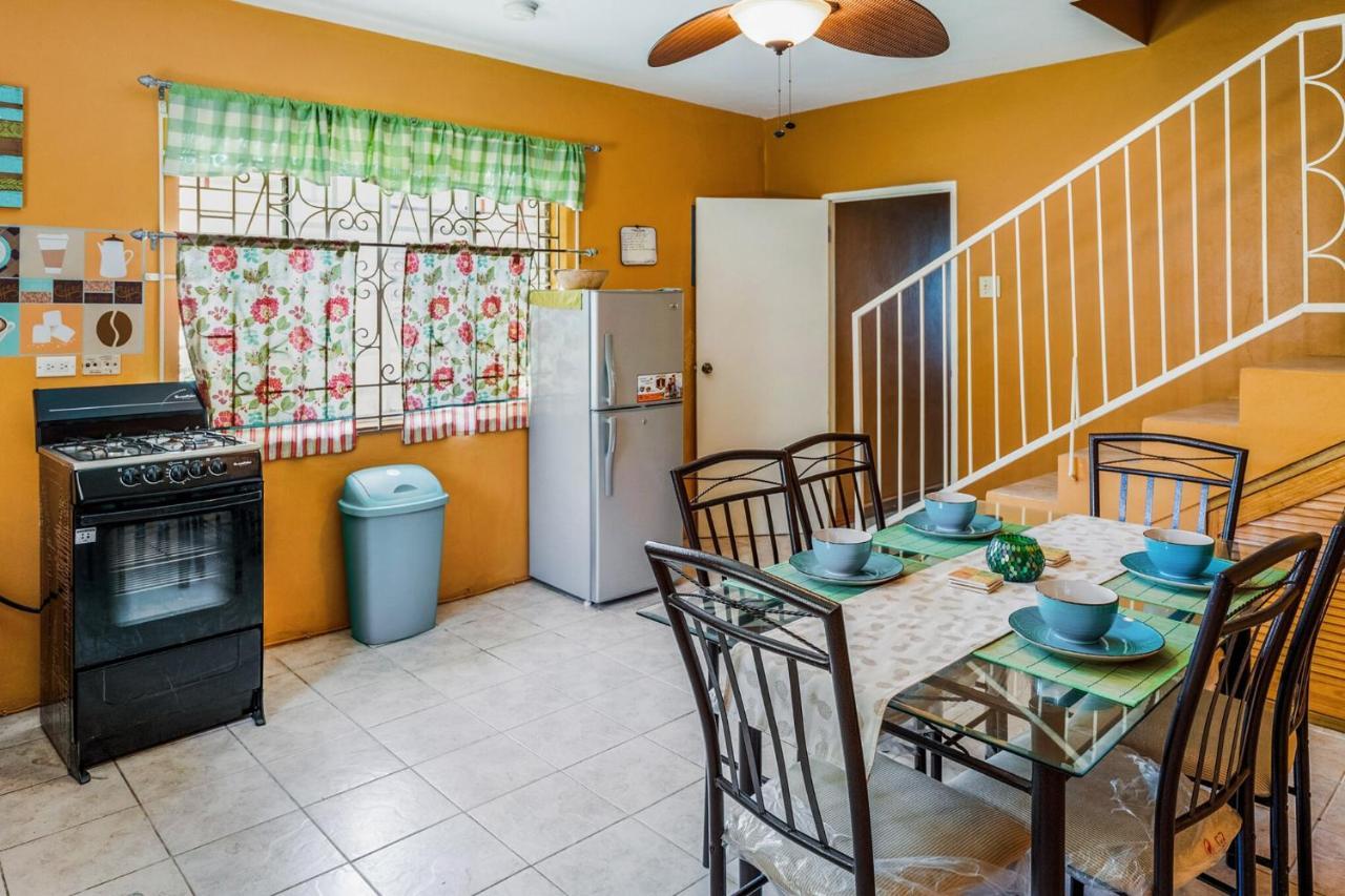 Yanceylargoestate 2br With Mountain Views Villa