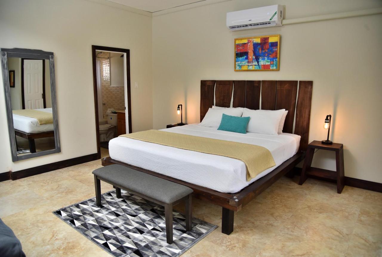 Fairview Valleys * Montego Bay