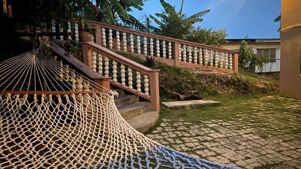 Villa Yanceylargoestate 2br With Mountain Views