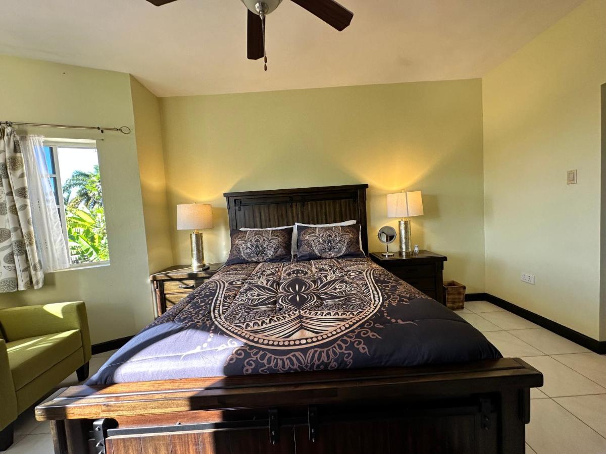 Villa A Luxurious 4-bedroom Private With Games Room, Theatre & Modern Art