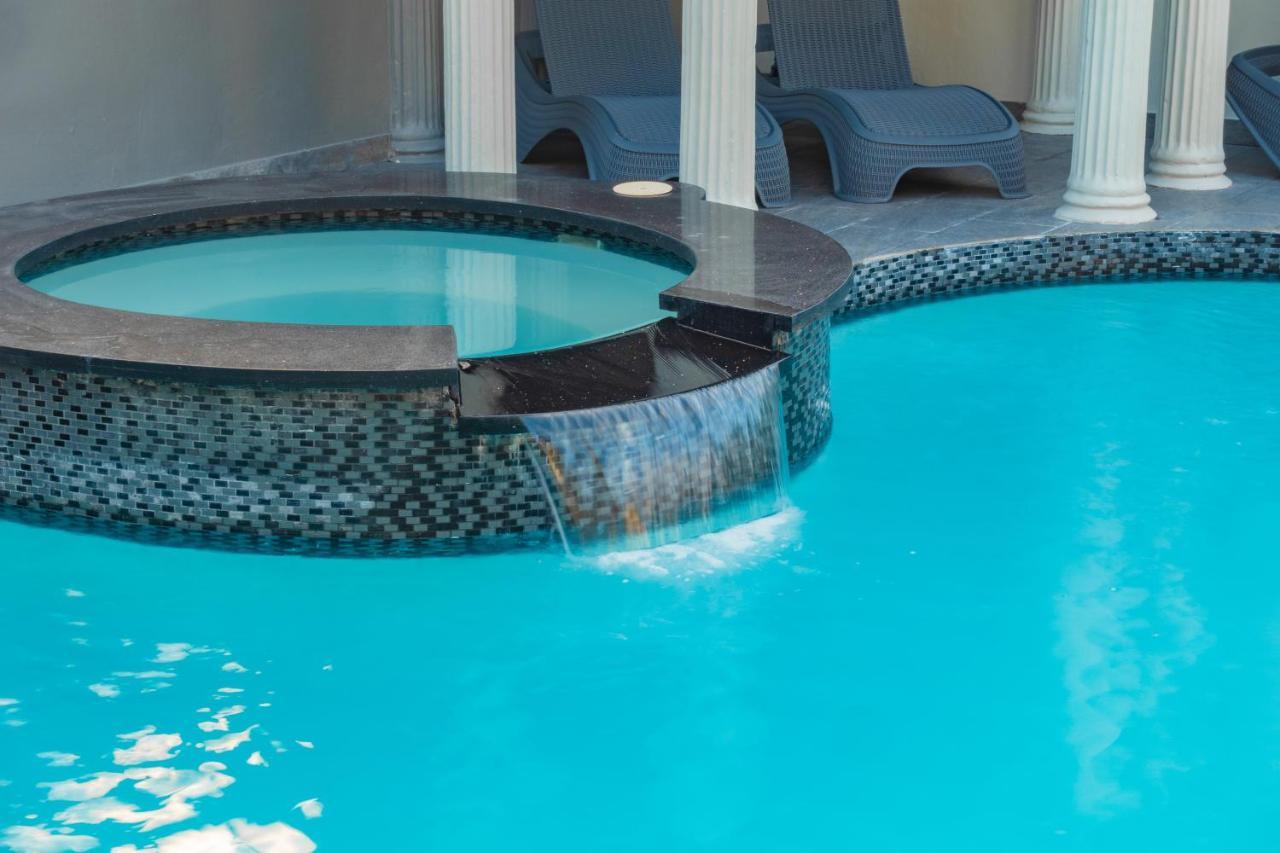 Pinnacle View Estate *