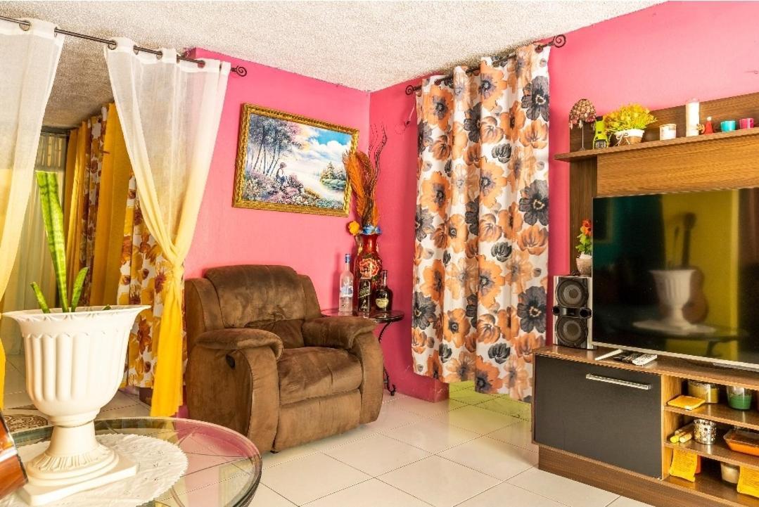 Homestay Colorful Private Oasis