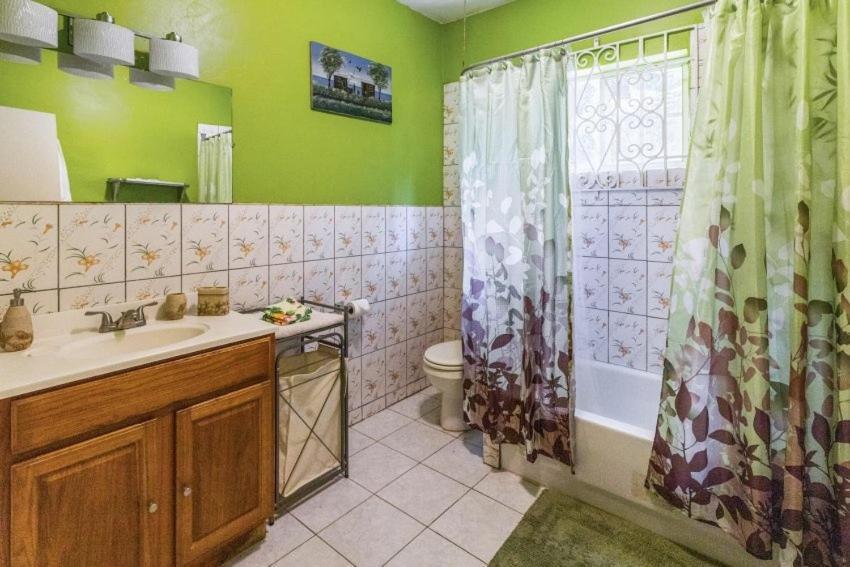 Yanceylargo Estate - Newly Renovated 7br Beautiful Two-story W Gorgeous Mountain View *