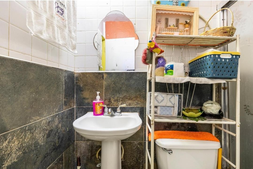 Colorful Private Oasis Homestay Montego Bay