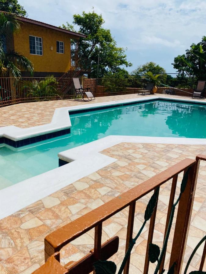 Montego Bay, Ironshore Luxury Apartment Montego Bay