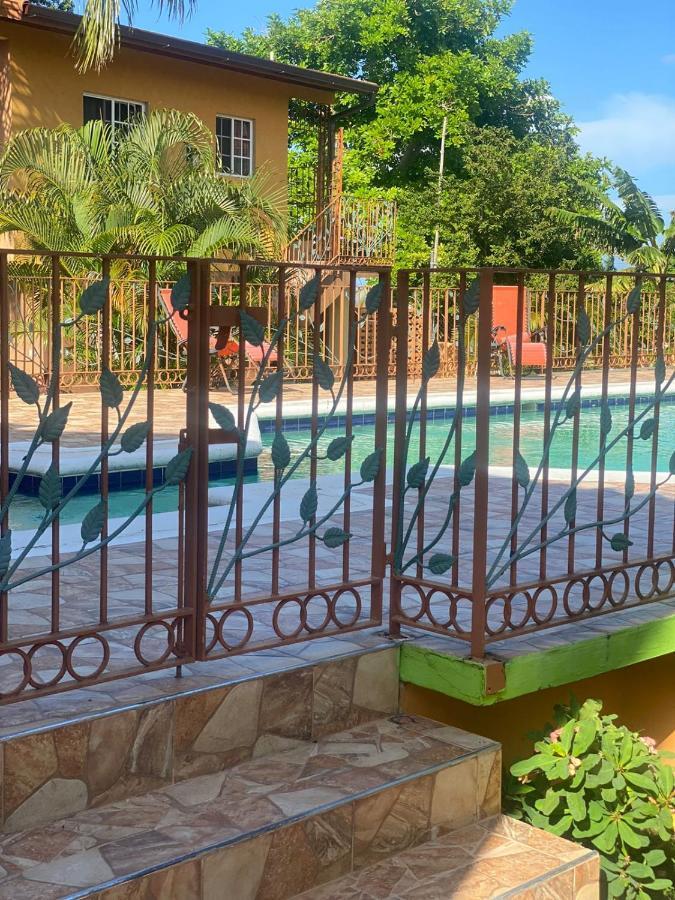 Montego Bay, Ironshore Luxury Montego Bay