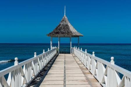Hospitalityexpert Charming 4 Bedroom Sleeps 10 - Pool Hot Tub & Private Chef Villa