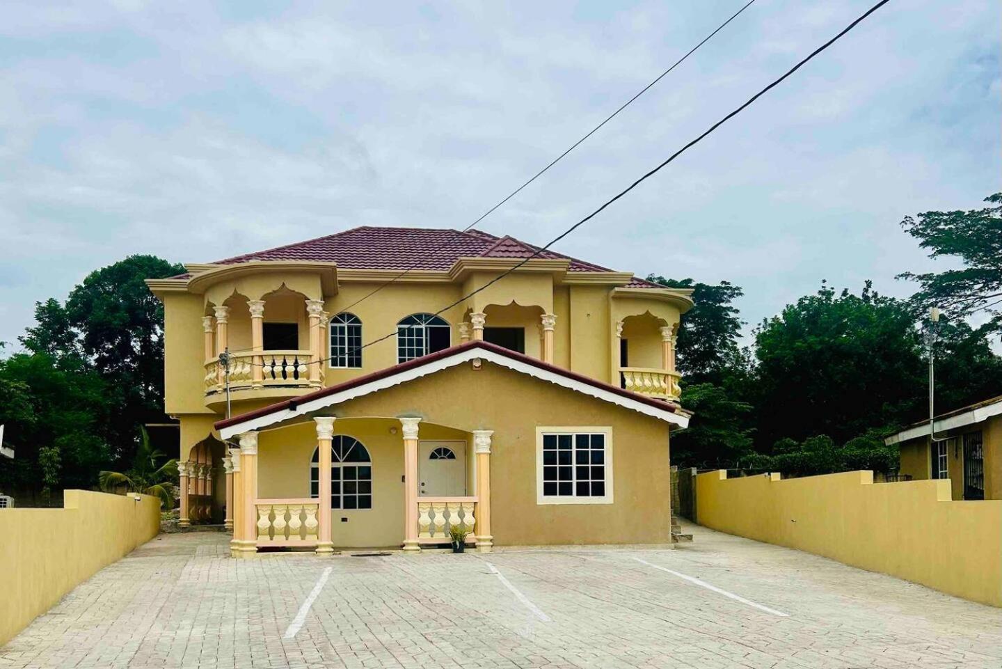 The Rest Stop- Gated Community-24 Hrs Security * Montego Bay
