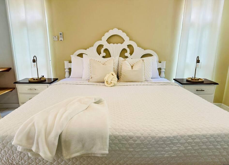 Apartment Falcon Islandview - Airport Pickup Available - 24Security Montego Bay