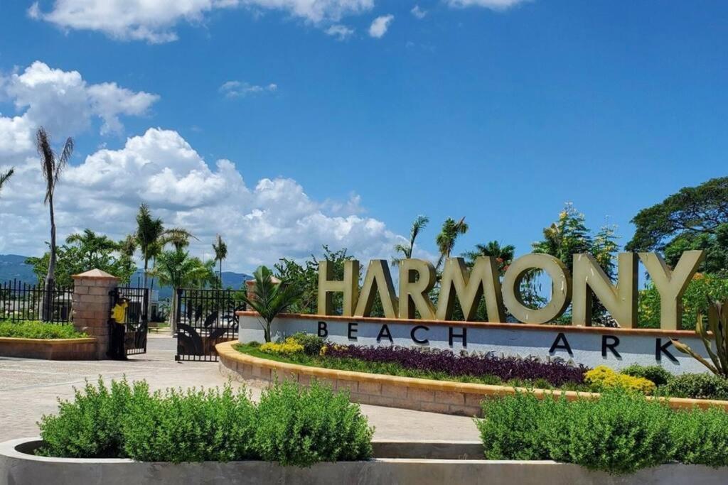 Falcon Islandview - Airport Pickup Available - 24Security Montego Bay
