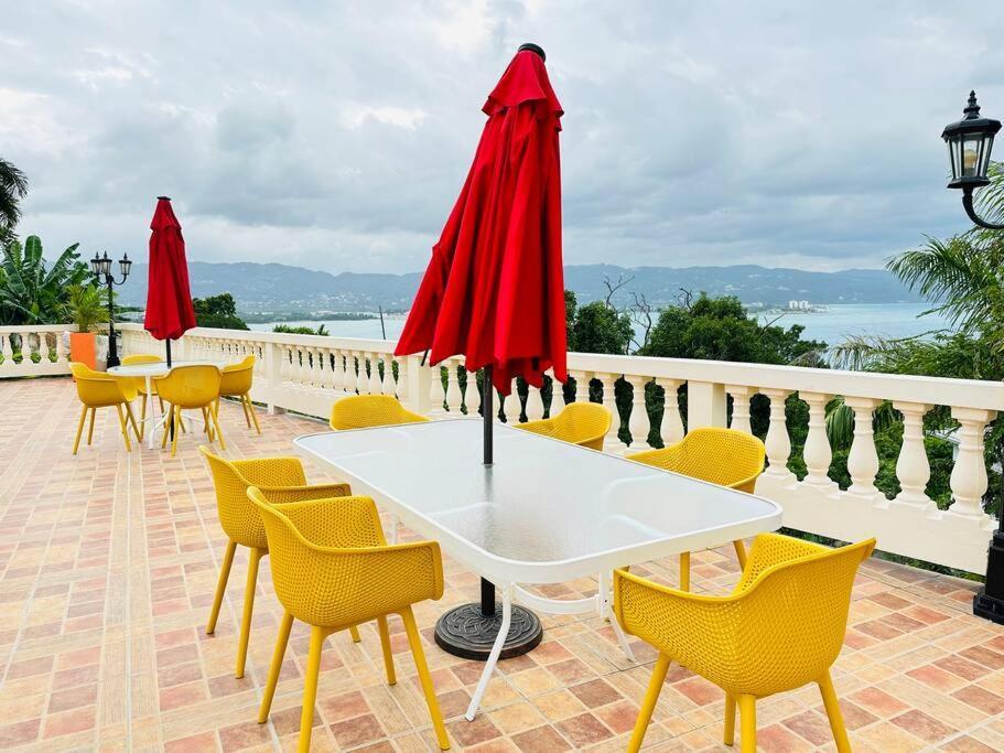 Falcon Islandview - Airport Pickup Available - 24Security Apartment *