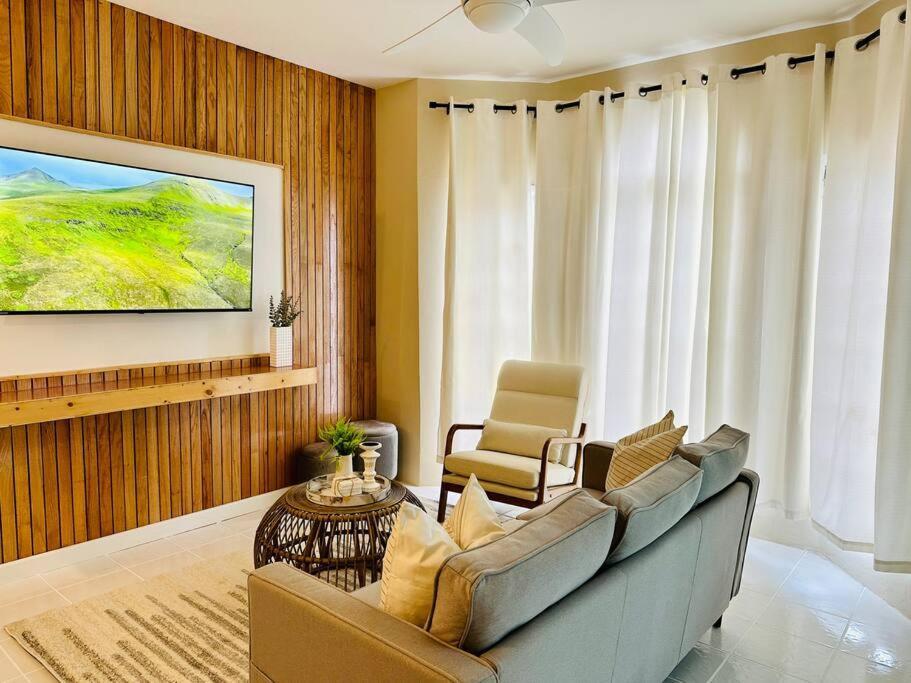 Falcon Sunset 2br- Airport Transport Available -security-gated *