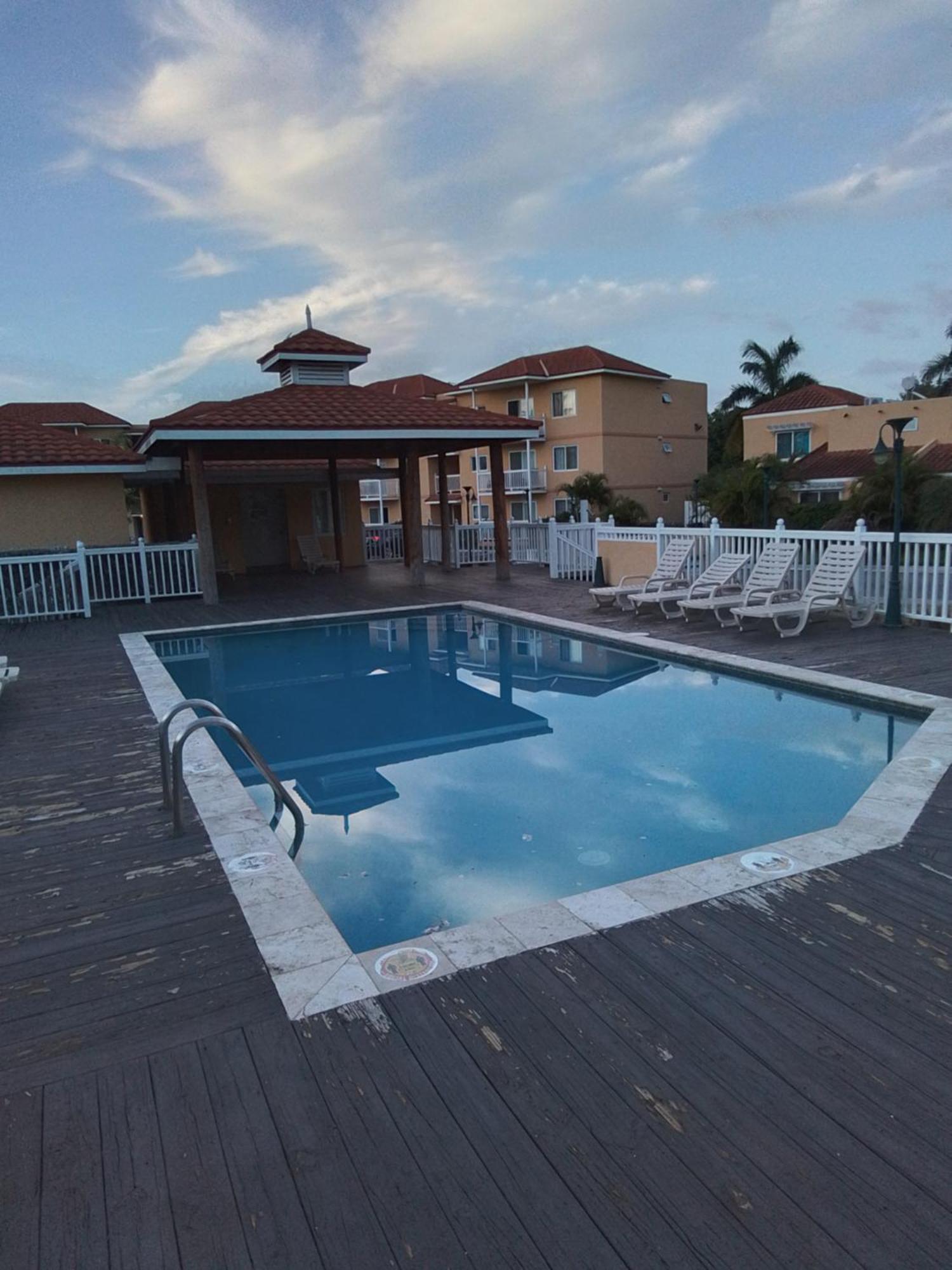 Chatham Palms Homestay *