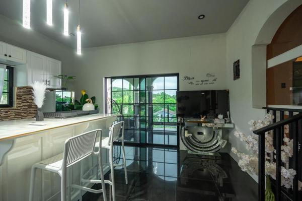 One Luxuray Guest house *