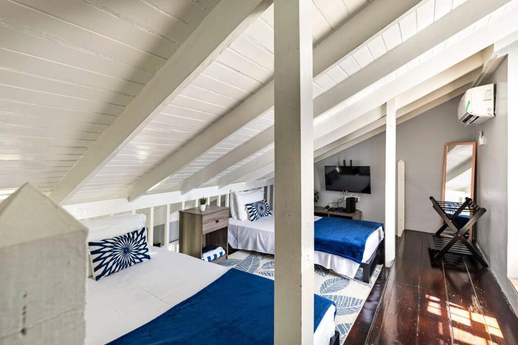 Seaside Loft With Pool, Sea Castles, Apartment