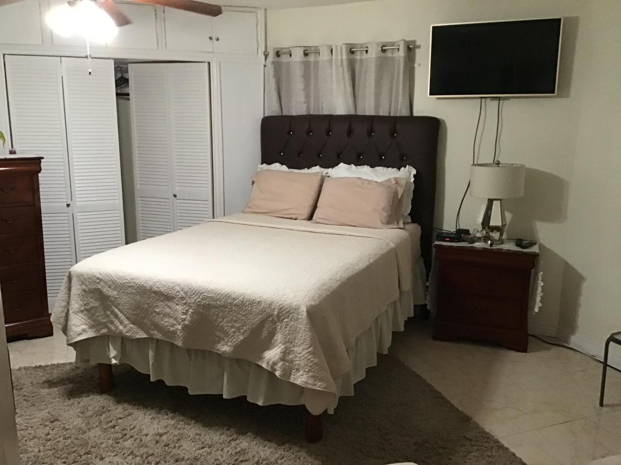 Hills Royale -ironshore Apartamento