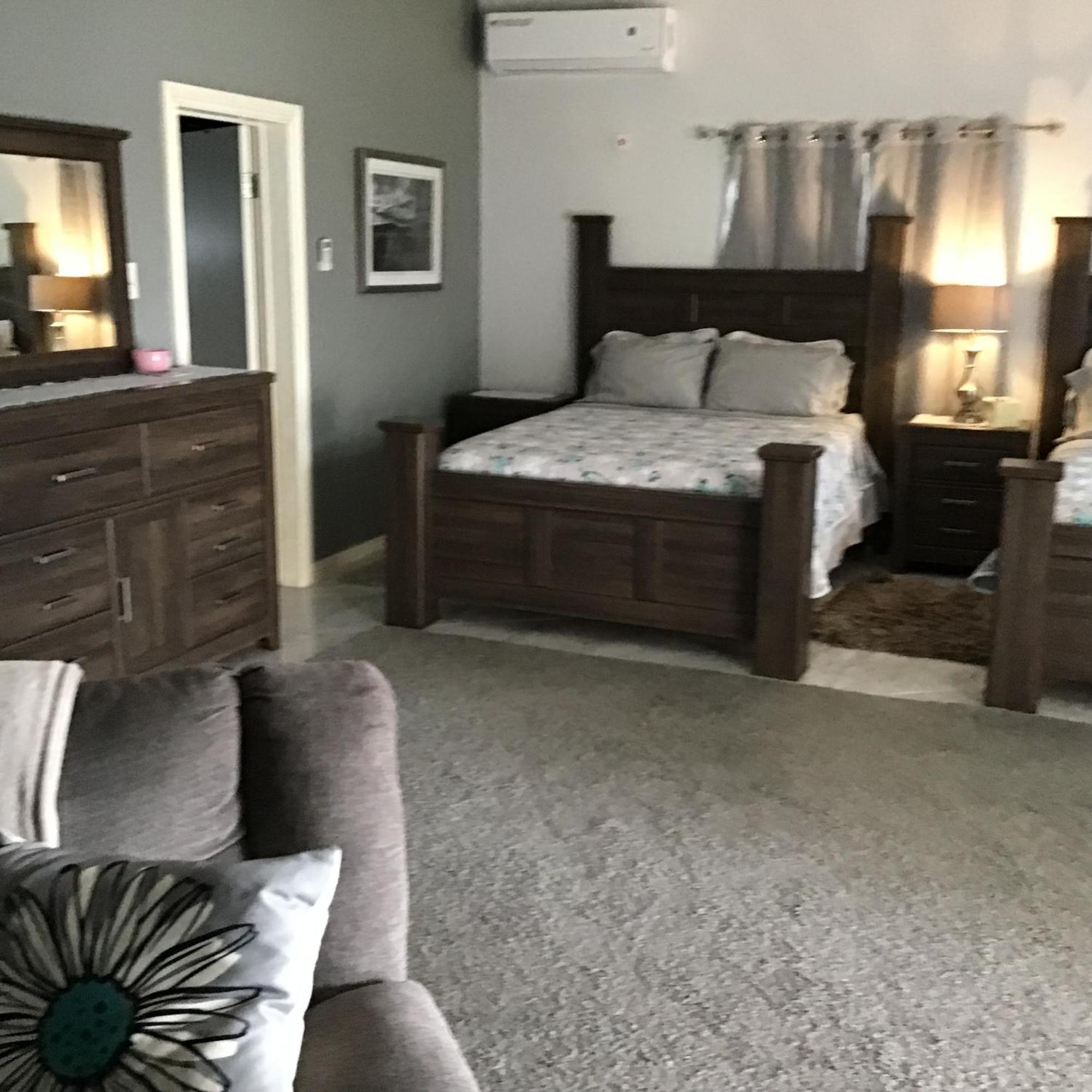 Hills Royale -ironshore * Montego Bay