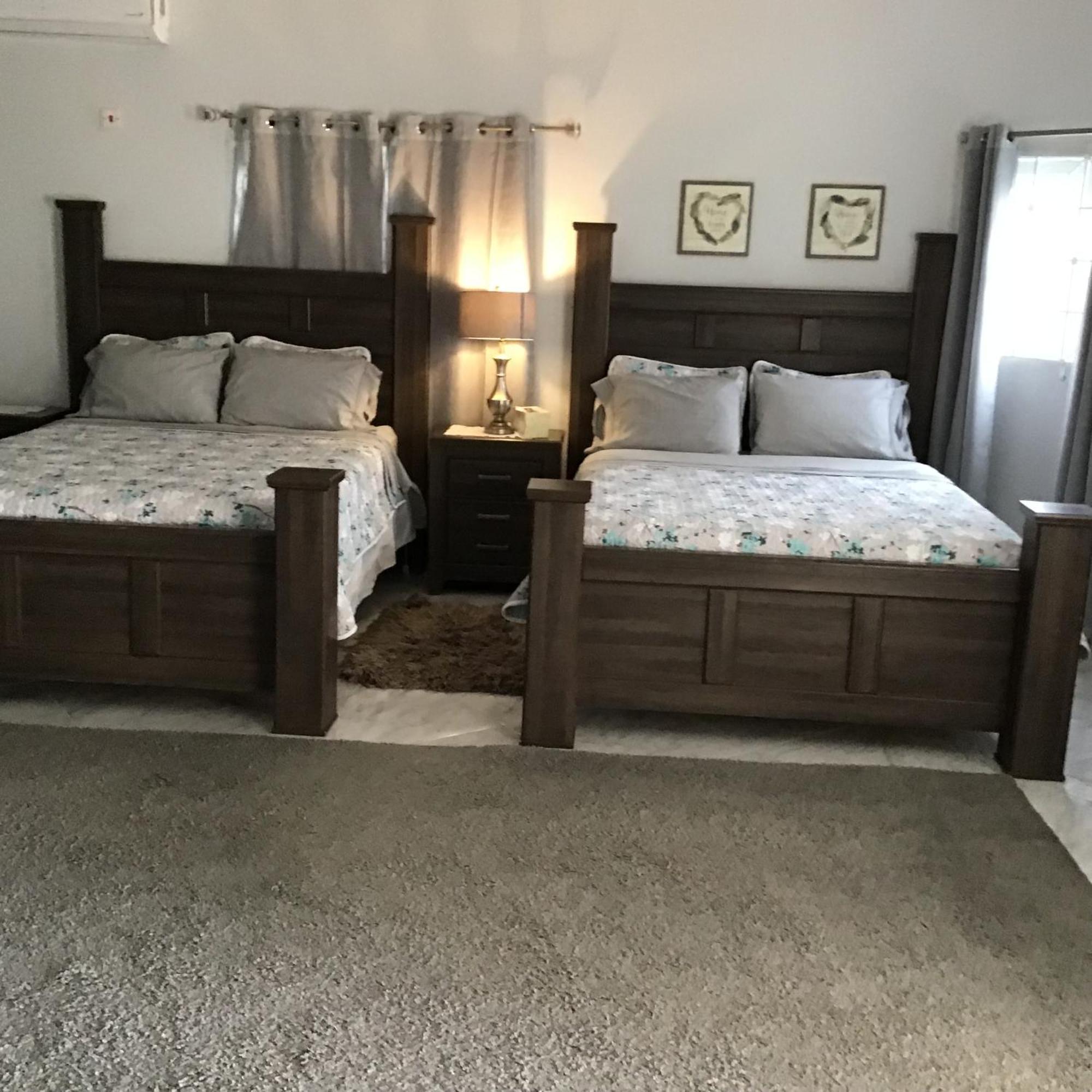 Hills Royale -ironshore Apartamento