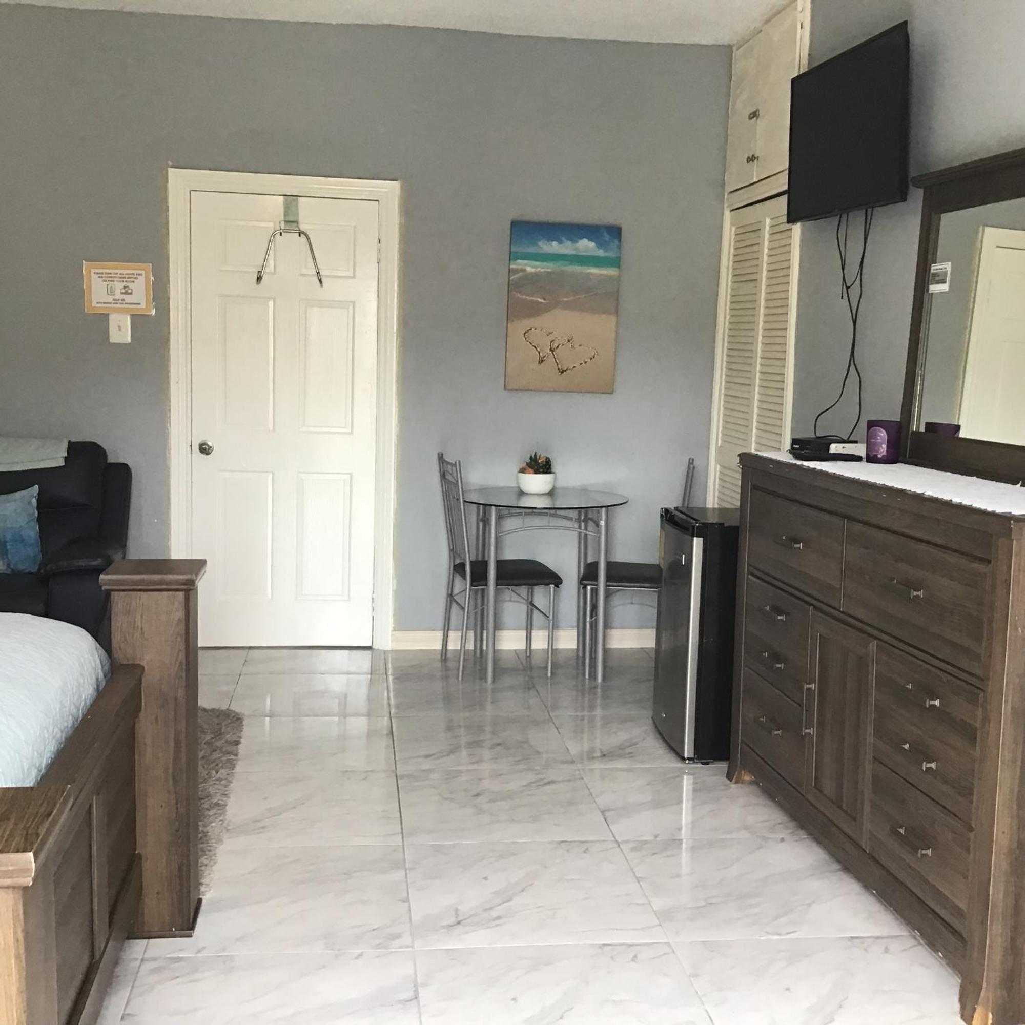 Hills Royale -ironshore Apartamento