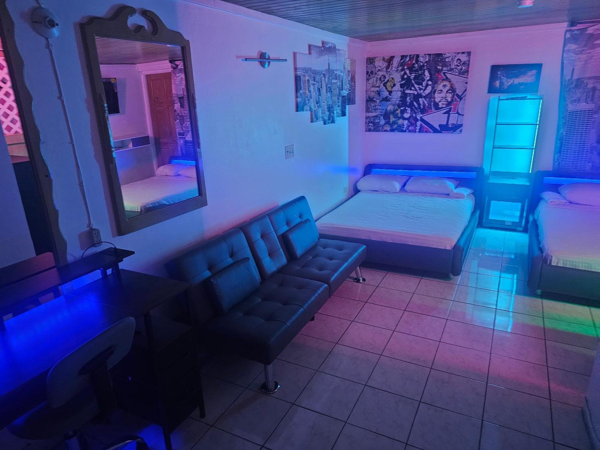 Big Apple Hotel 4*