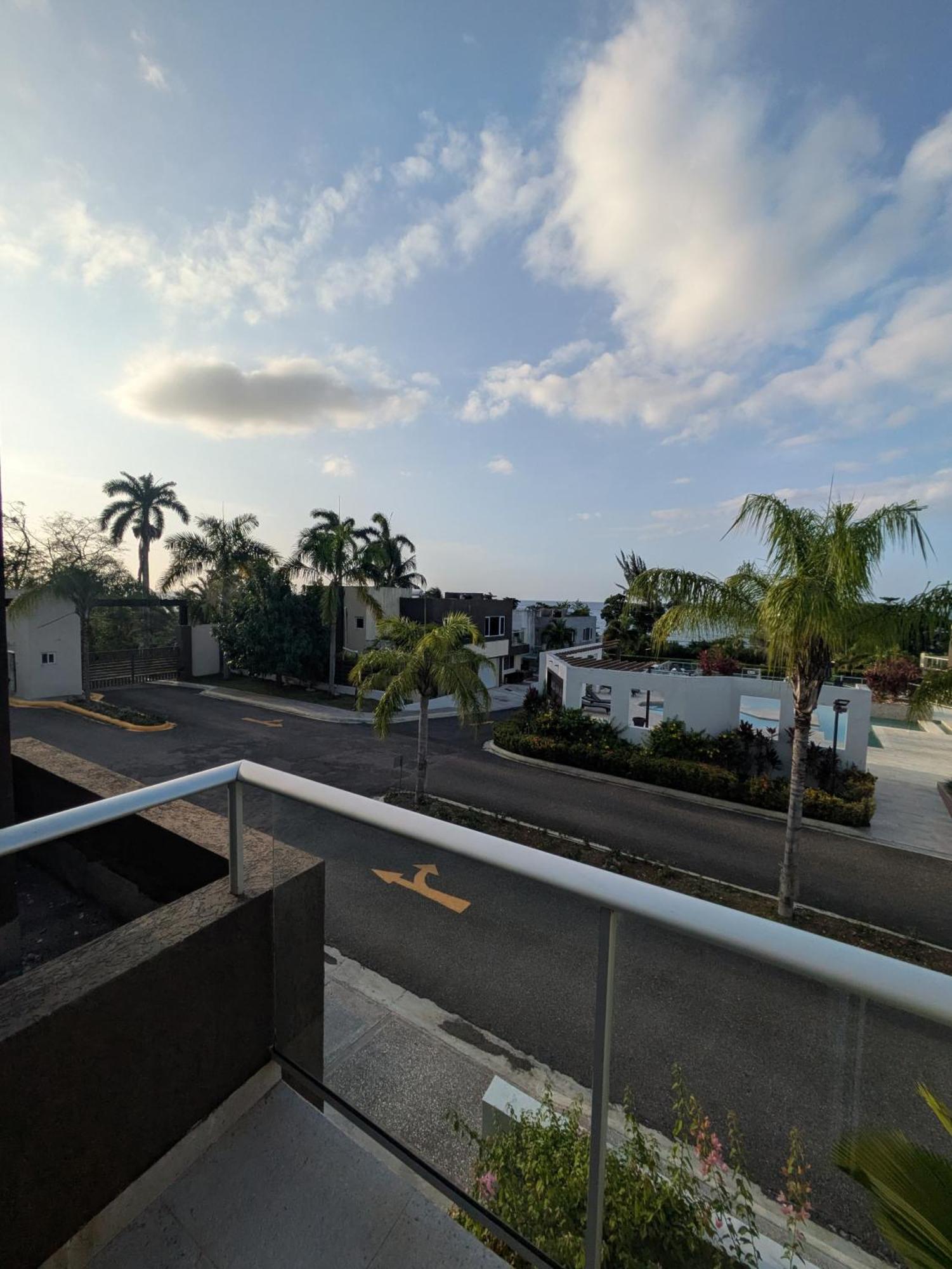 Azalia Palms New Oceanview *