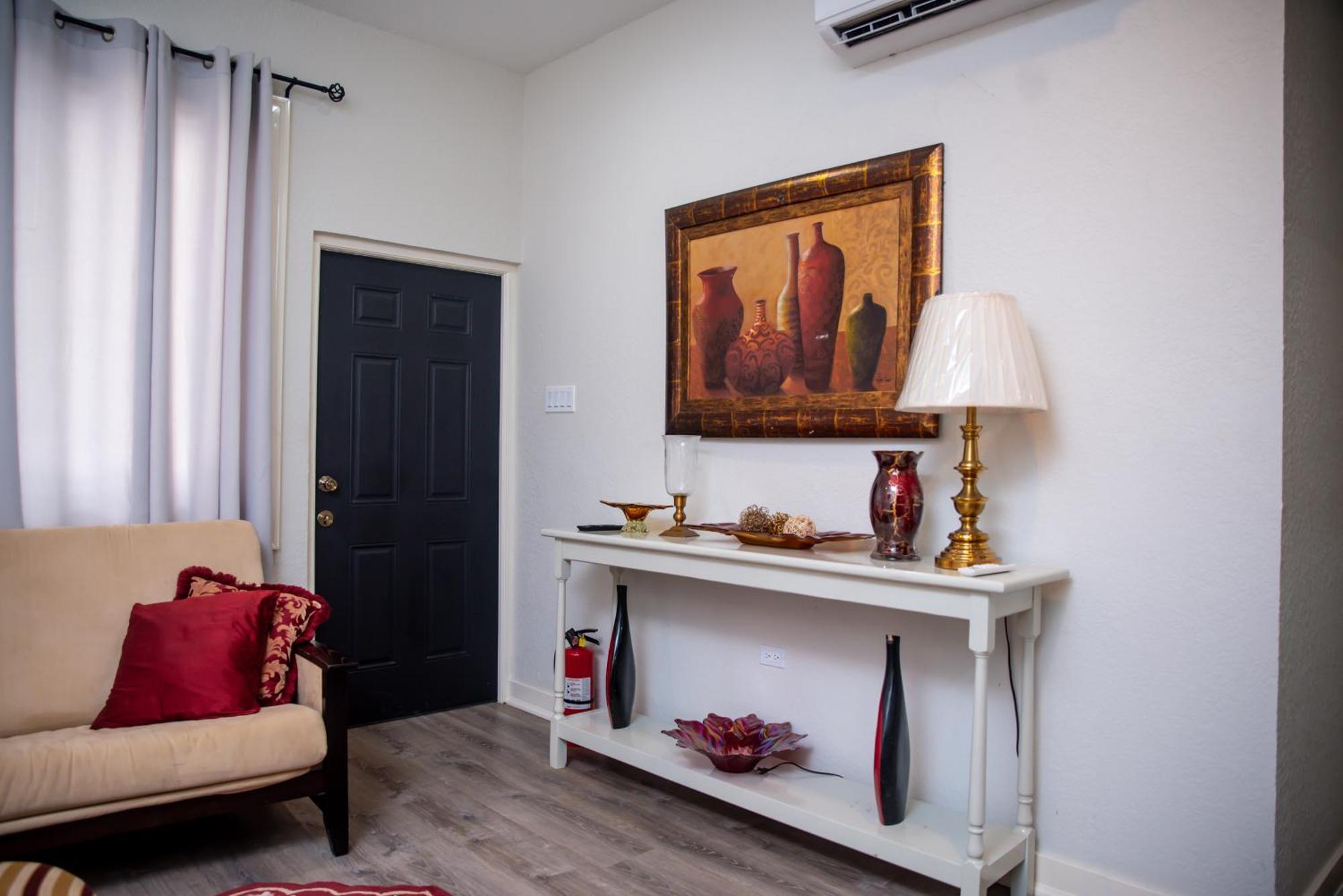 Apartment Bay - 5 Units *