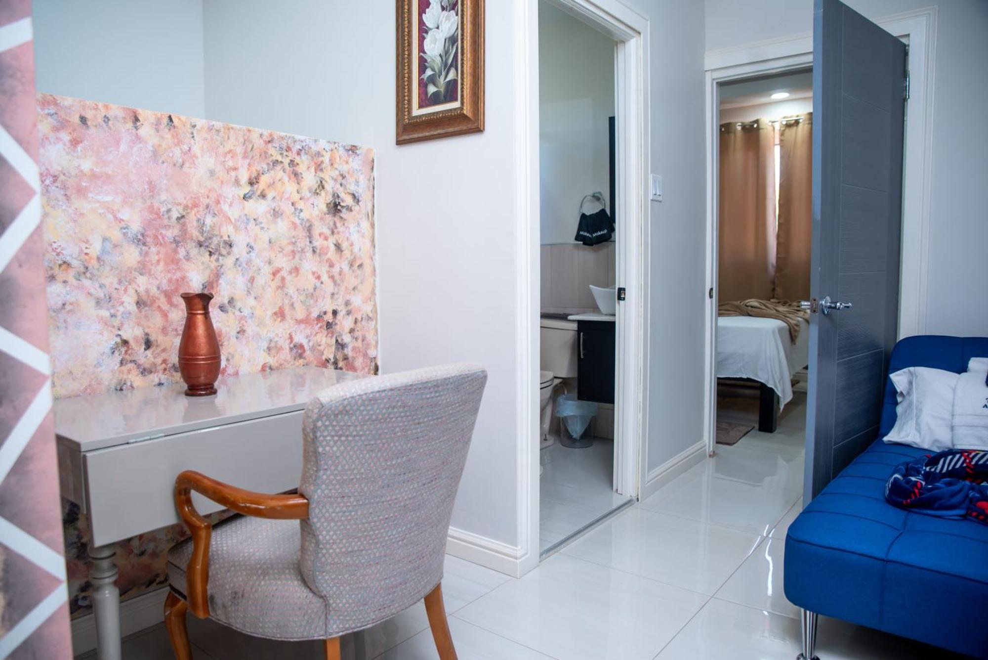 Bay - 5 Units Apartment *