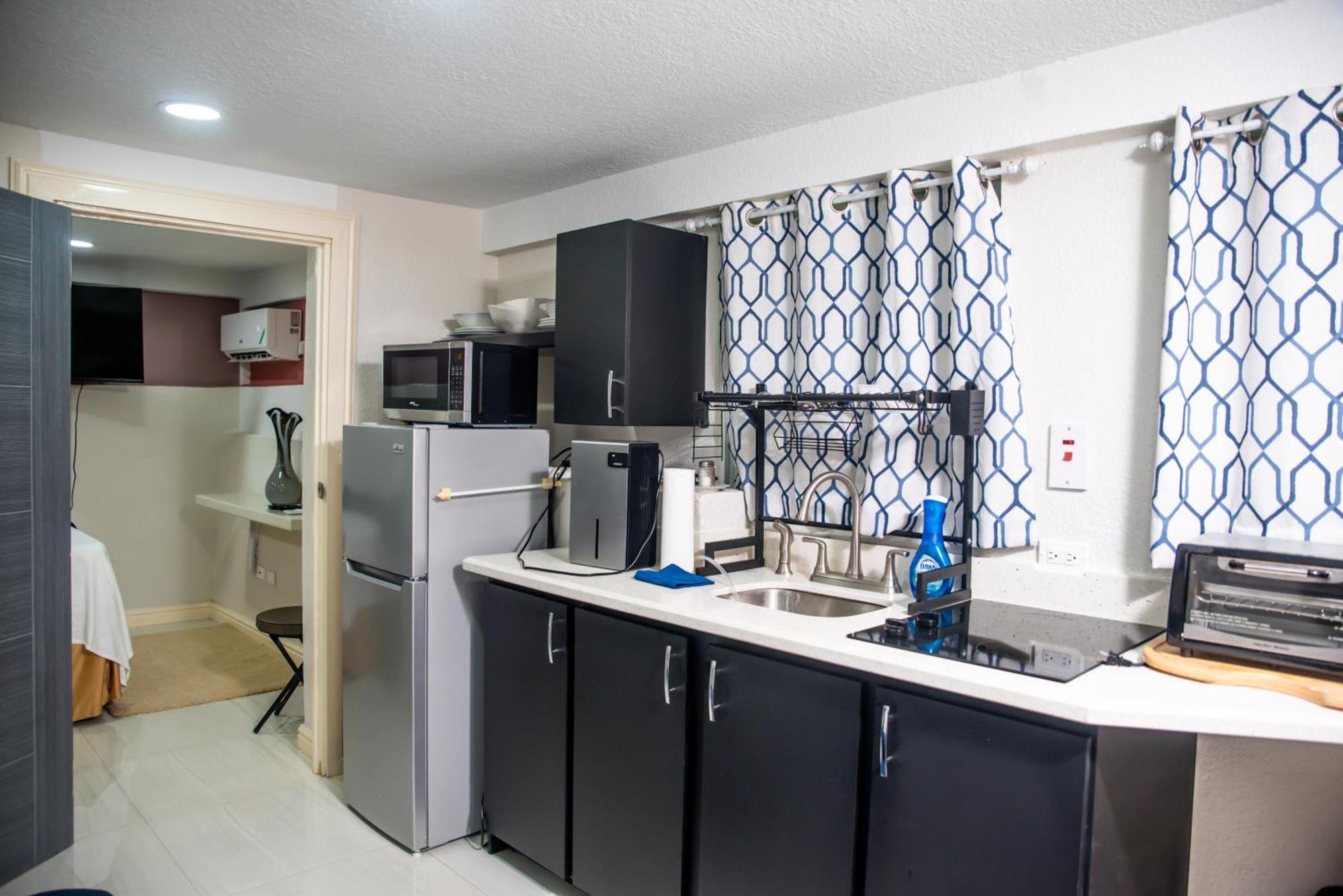 Bay - 5 Units * Montego Bay