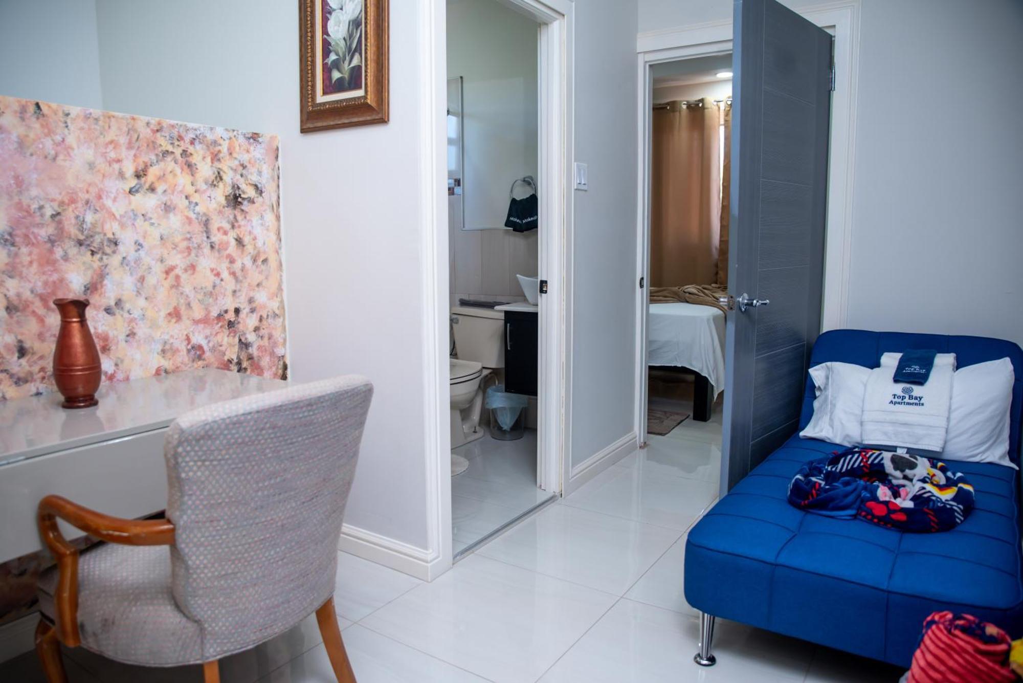 Bay - 5 Units Apartment *