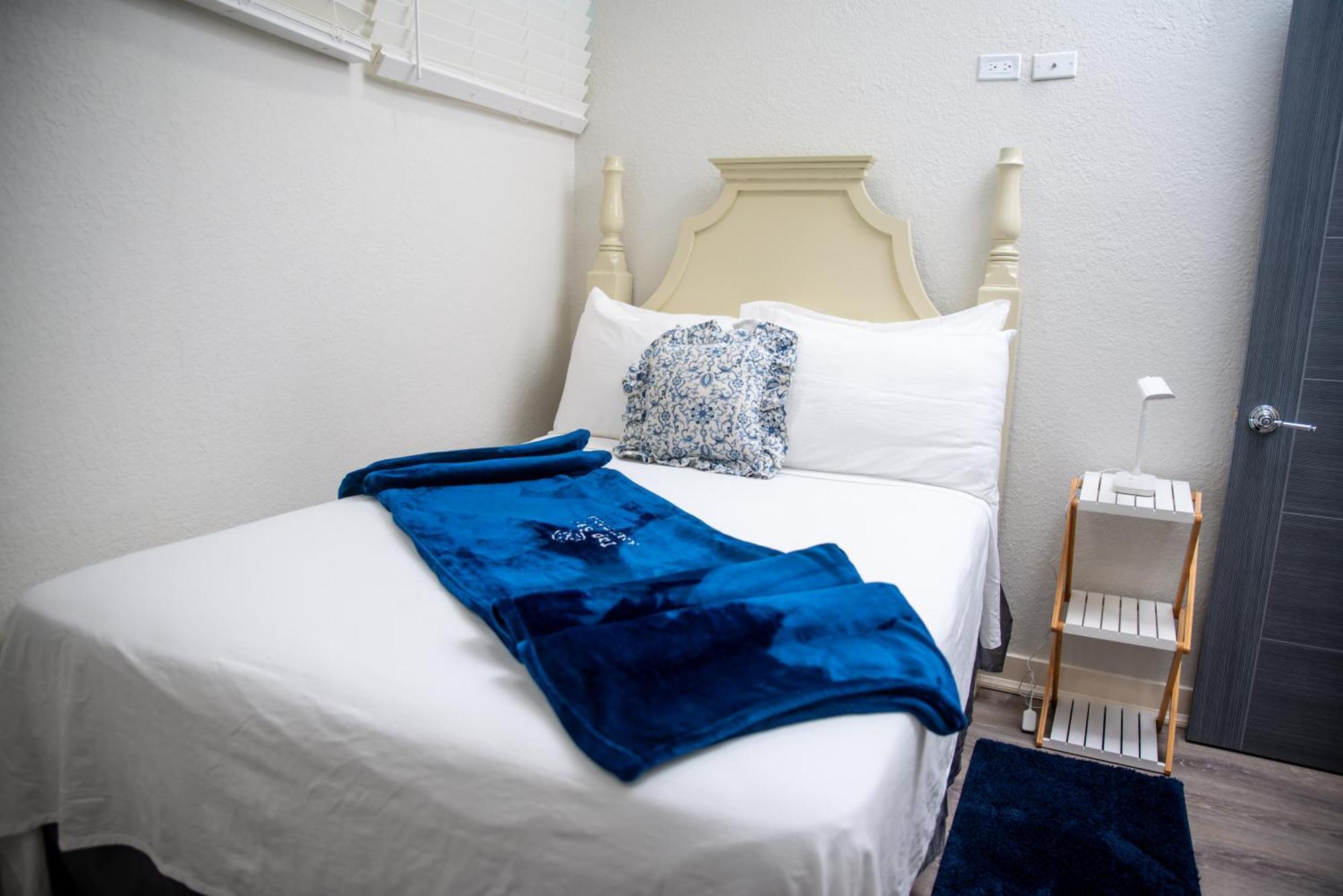 Bay - 5 Units * Montego Bay