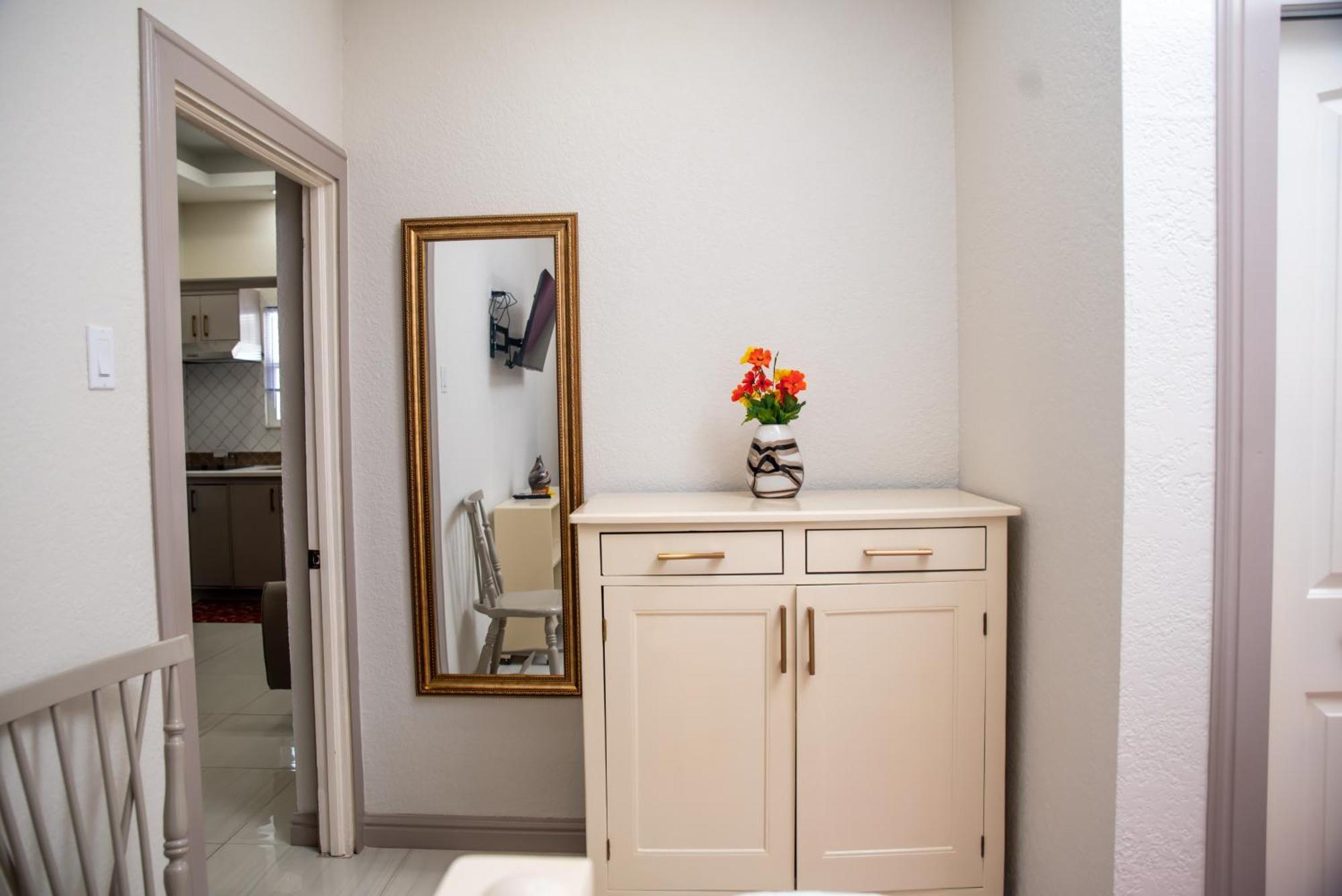 Apartment Bay - 5 Units Montego Bay