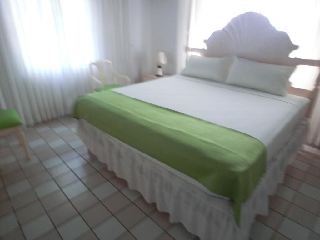 Kenwood Villa *